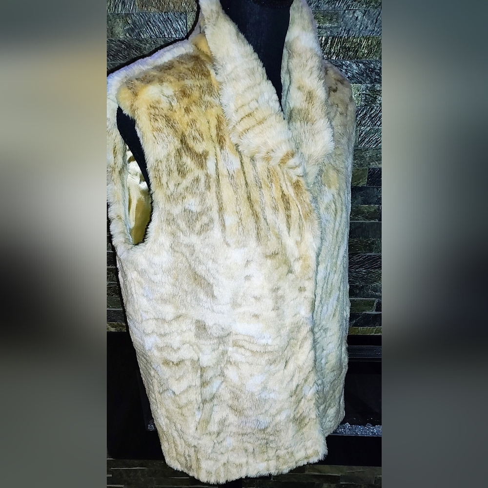 Beta's Choice Tan Faux Fur Jacket Vest Size Small Petite